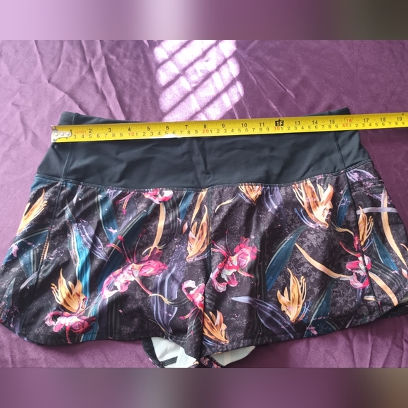 Lululemon Athletica Black Floral Athletic Shorts - Picture 4 of 6
